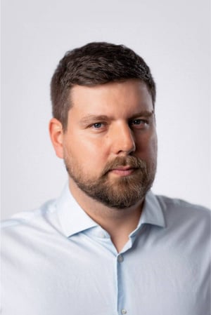 Robert Šefr - vertical-min (1)